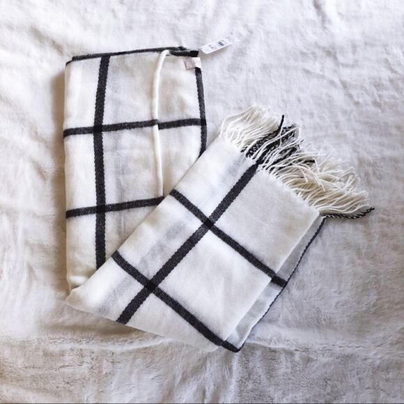 LOFT White Plaid Fringe Wrap Scarf - Picture 3 of 6